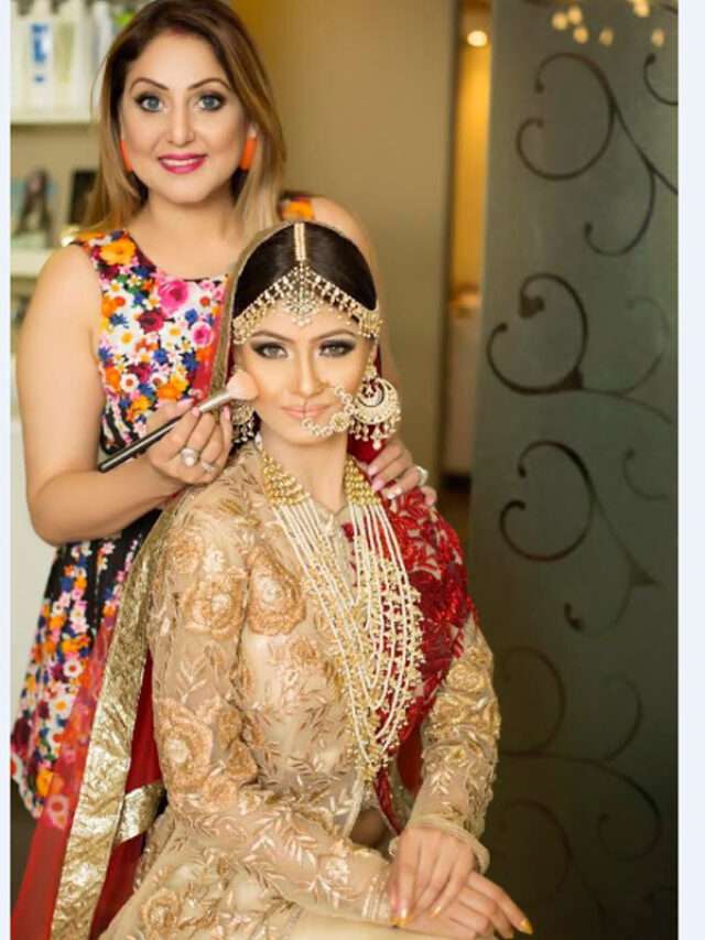 Meenashki Dutt  Best Celebrity’s Make up artist in INDIA.